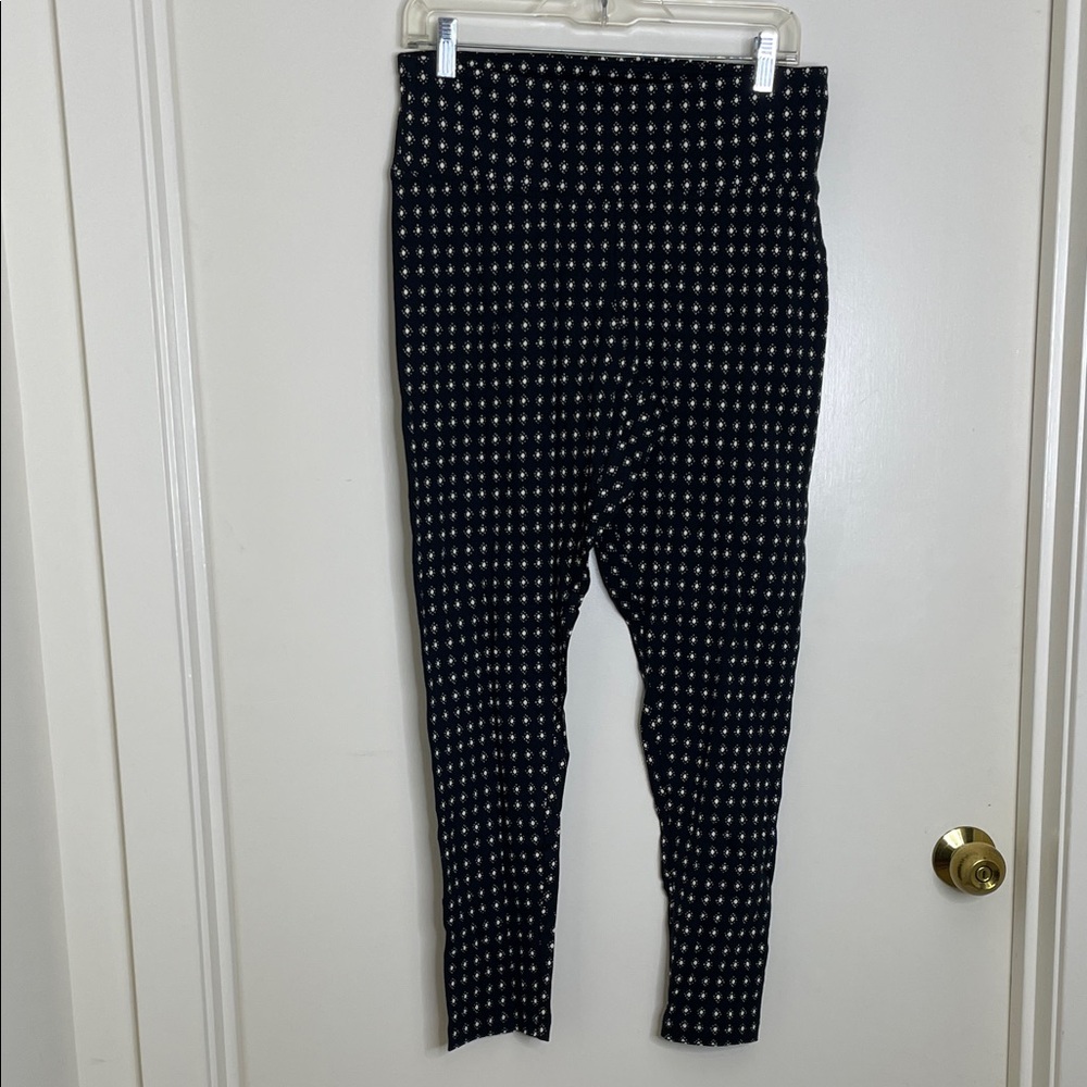Old Navy Black and White Patterned Leggings NWOT